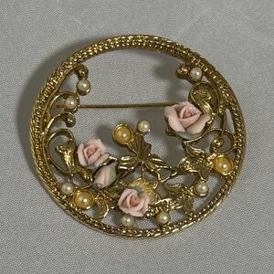 Beautiful gold pin with pink roses with vines and pearls